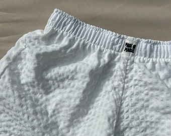 Witte handgemaakte gekreukte damesboxershort met elastische tailleband, pyjamashort, meerdere kleuren
