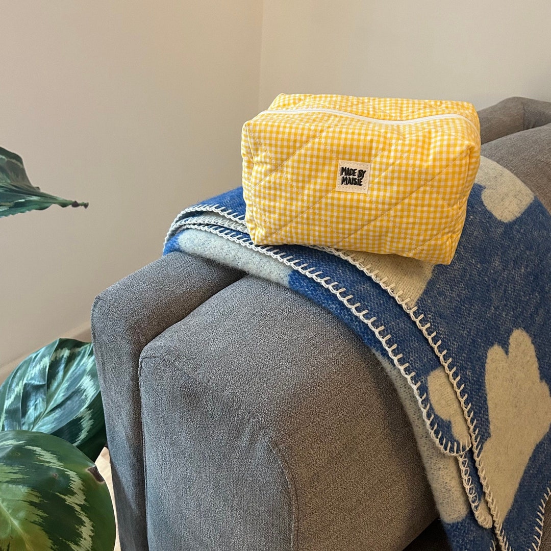 Neceser acolchado de tela de cuadros vichy amarillos, neceser y