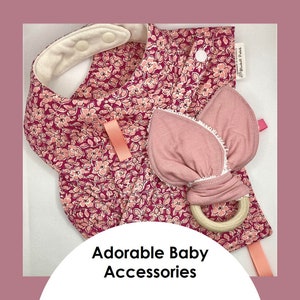 Baby shower gift, 5-piece baby accessories set, bib, burp cloth, soother clip, wooden ring with bunny ears, taggy toy.
