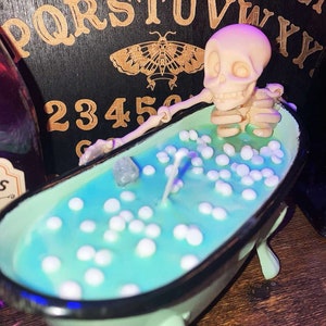 Skeleton Bathtub Candle in scent Night Sky ( crystal included )