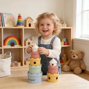 Può includere: Un cartello in legno rustico con la scritta "Welcome to our home" in lettere bianche. Il cartello presenta una finitura invecchiata e un design semplice, ideale per l'ingresso.