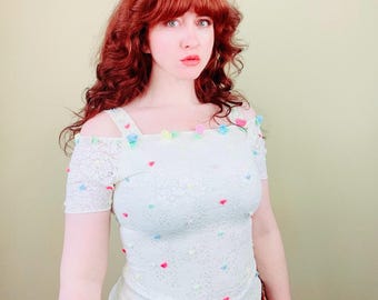 1990s Maureen Keene Vintage White Lace Off Shoulder Top Floral Rosette Blouse Coquette Cottagecore Fairycore Romantic Lace Shirt / Medium