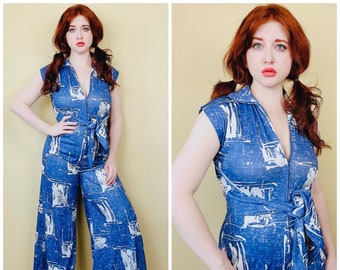 1970s Vintage Red Blue Abstract Print Jumpsuit / 70s Blue Tie Front Flared Playsuit / Size Medium