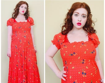 1970s Vintage Red Tulip Maxi Dress / 70s / Seventies Smocked Elastic Flower Power Tiered Gown / Size Medium - Large