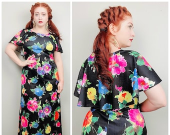 1970s Vintage Polyester Black Ruffled Cape Dress / 70s / Seventies Multi Color Floral Print Maxi Dress / Size Large