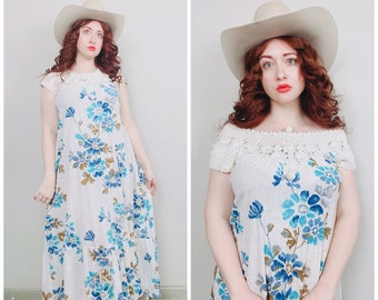 1970s Vintage Young Hawaii Cotton Floral Maxi Dress / 70s / Seventies Crochet Neck Swing Gown / Size Large
