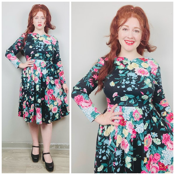 1980s Vintage Expo Petite Black Floral Knit Dress / 80s / Eighties Pink Flower Jersey Fit and Flare Dress / Size Medium