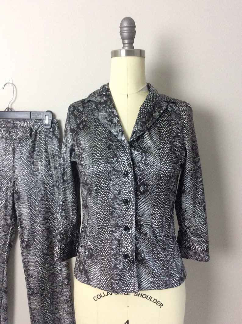 1990s Y2K Snakeskin Two Piece Suit 90s Nienties Black and White Animal Print Hip Hugger and Blouse Set Size Extra Small