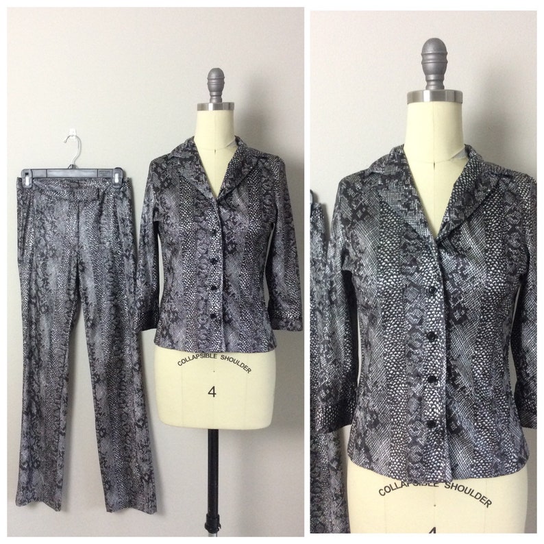 1990s Y2K Snakeskin Two Piece Suit 90s Nienties Black and White Animal Print Hip Hugger and Blouse Set Size Extra Small