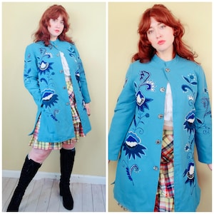 Giacca stile Mod in cotone color azzurro chiaro con applicazioni floreali, stile Indigo Moon, anni '90 / Taglia S - Media
