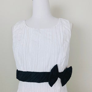 1990s Vintage Victor Costa Black and White Crinkle Dress / 90s Empire Waist Bow Tie Acetate / Poly Party Gown / Size Medium image 5