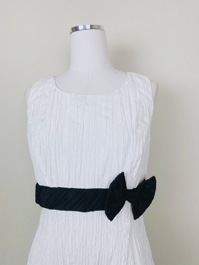 1990s Vintage Victor Costa Black and White Crinkle Dress / 90s Empire Waist Bow Tie Acetate / Poly Party Gown / Size Medium image 5