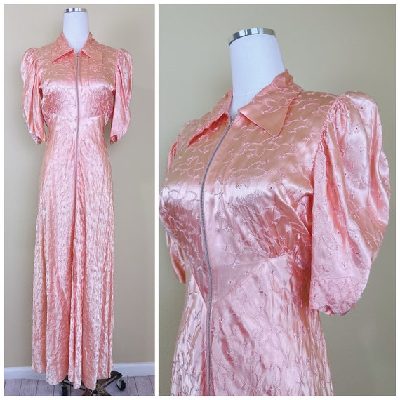 1930s Vintage Peach Pink Silk Dressing Gown / 30s… - image 1
