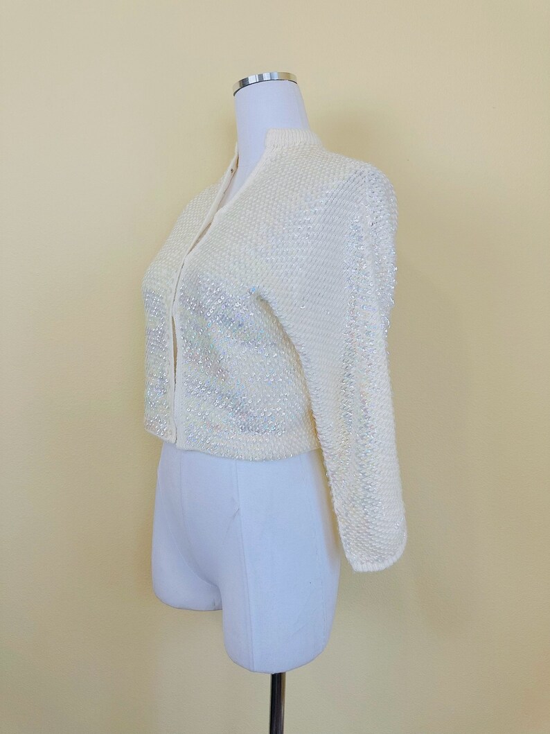 1960s Vintage Homemade Acrylic Cream Cardigan / 60s / Sixties Iridescent Sequin Pinup Cropped / Sweater image 3