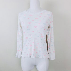 1980s Cotton Pastel Snowflake Thermal / 80s Pink and Blue Winter Cotton Crewneck Knit Top / Size Small Medium image 2