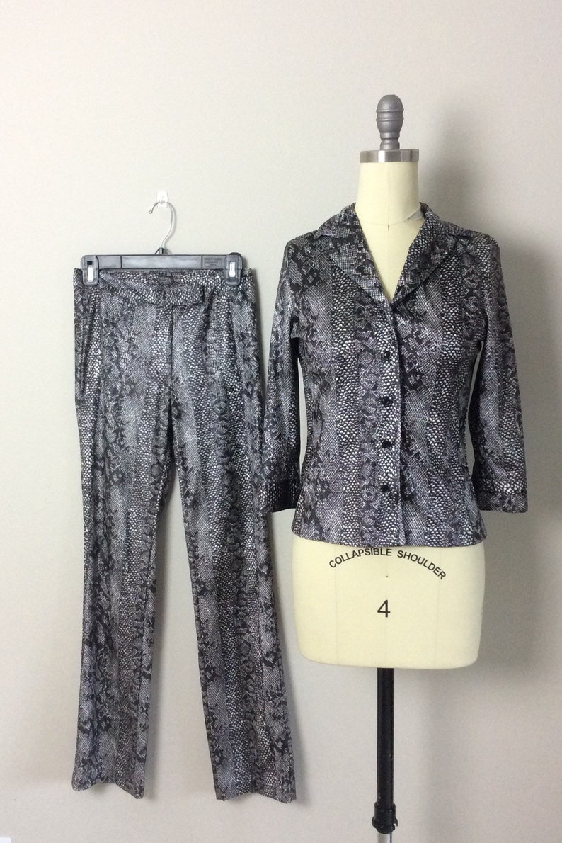 1990s Y2K Snakeskin Two Piece Suit 90s Nienties Black and White Animal Print Hip Hugger and Blouse Set Size Extra Small