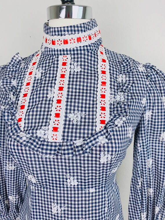 1970s Vintage Blue and White Gingham Cotton Count… - image 7