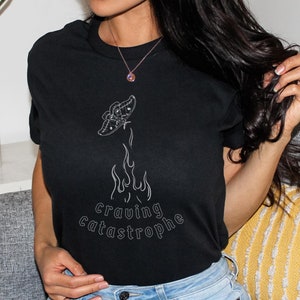 Mal-tröja Celestial Moth T-shirt Edgar Allen Poe Häxiga saker Fe Grunge Gotiska kläder Whimsigoth-kläder Baddie Bug-tröja Insekt-tröja