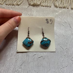 Pendientes colgantes de cobre azul y brillante