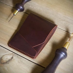 Die Cortez Brieftasche, Brieftasche aus Vollnarbenleder, Brieftasche aus pflanzlich gegerbtem Leder, kompakte Brieftasche, minimalistischer Kartenhalter, handgefertigte Brieftasche