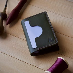 Kaarthouder met 3 zakken, minimalistische portemonnee, volnerfleer, plantaardig gelooid leer, herenportemonnee, slanke portemonnee, handgemaakte portemonnee