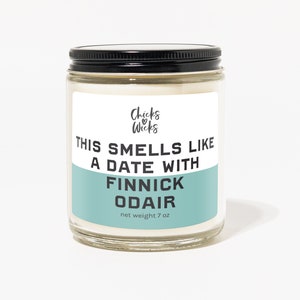 Dies Smells Like Finnick Odair Candle︱Starkerze | Berühmtheit inspiriert Kerze︱ Sojakerze︱ geschmolzene Wachskerze︱ Duftkerze Küken lieben Dochte