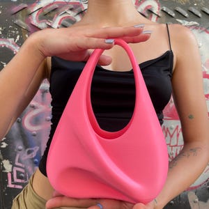 Bolso 3D rosa abejorro