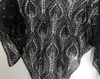 Black Lacey Leaves Triangle Shawlette