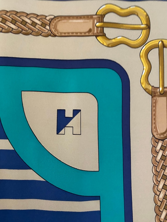 Carré Hermès Clovis Le Crocodile - Édition Spéciale, Soie, Fait Main En France | Foulard Luxe Vintage