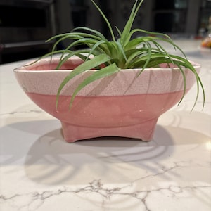 Vaso in ceramica rosa vintage California Pottery, smalto a goccia, modello CP 715, prodotto negli Stati Uniti.