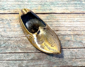 真鍮の靴の灰皿 真鍮のスリッパ トルコのスリッパ アラジンの靴の