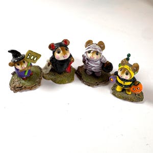 Miniaturowe figurki myszy na Halloween Wee Forest Folk, M-194 Mumia, 061 Mały diabeł, M-214 Mały Boo-Boo, M-252 Oszałamiająca pszczoła, podpisane