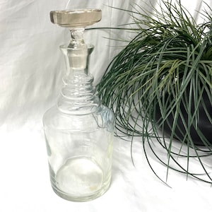 Vintage glass decanter, liquor decanter, stoppered water bottle, decorative decanter, FREE SHIPPING GUARANTEE