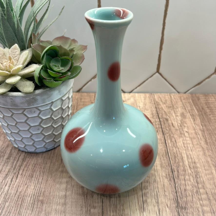 ヴィンテージ Taito 日本製 青磁と錆釉のつぼみ花瓶、高さ 8 インチ