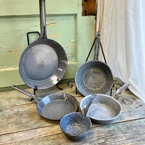 Poêle à frire antique en granit gris : poêle de cow-boy en émail vintage