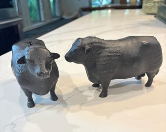 Vintage Black Angus Bank aus Gussmetall, 2 Verfügbar
