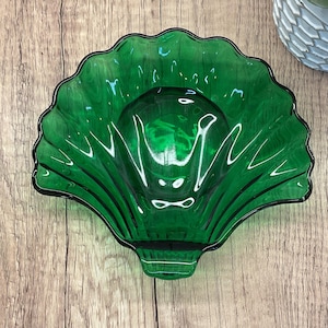 Ciotola da dessert vintage Anchor Hocking a forma di conchiglia / Vetro verde foresta / Ciotola da portata e portagioie di metà secolo
