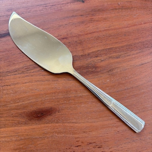 Vintage Plaza by Providence Stainless Steel Cake Slicer Server