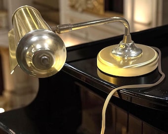 Lampada da scrivania vintage MCM per banchieri, pianoforte, placcata in ottone dorato, Underwriters Laboratories.