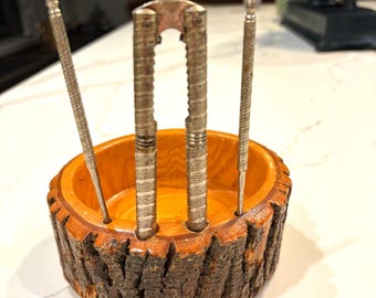 Juego de cuencos para nueces de madera rústica vintage: cascanueces y palillos.
