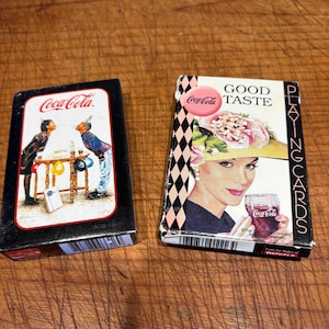 Vintage Coca-Cola speelkaarten, "Good Taste, Images of our past lives" en "Birthday Smiles", standaard speelkaarten, geopend maar compleet