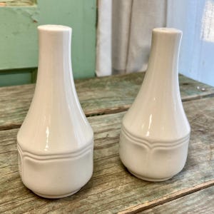 Vintage Federalist White Ceramic Salt and Pepper Shakers (5&quot;)