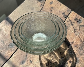 Cuencos apilables de estilo vintage – Diseño geométrico de espiga (Juego de 4)