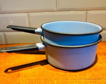 Sartenes vintage de esmalte azul pálido y negro de 7,25" de diámetro