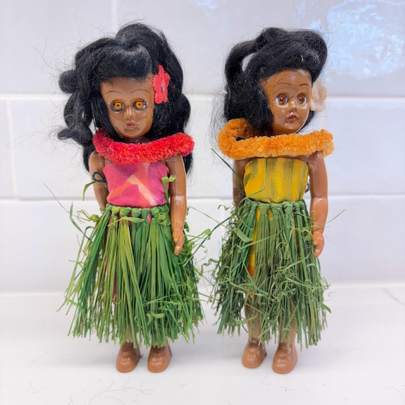 Vintage Hula Girl Doll: Hawaiian Souvenir With Grass Skirt - Etsy