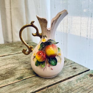 Vase vintage Lefton Fruit Pitcher : porcelaine peinte à la main des années 1950 avec détails dorés