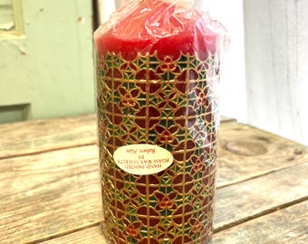 Vintage Robert Alan Pillar Candle, Tiffany Holly Design, Hand-Painted