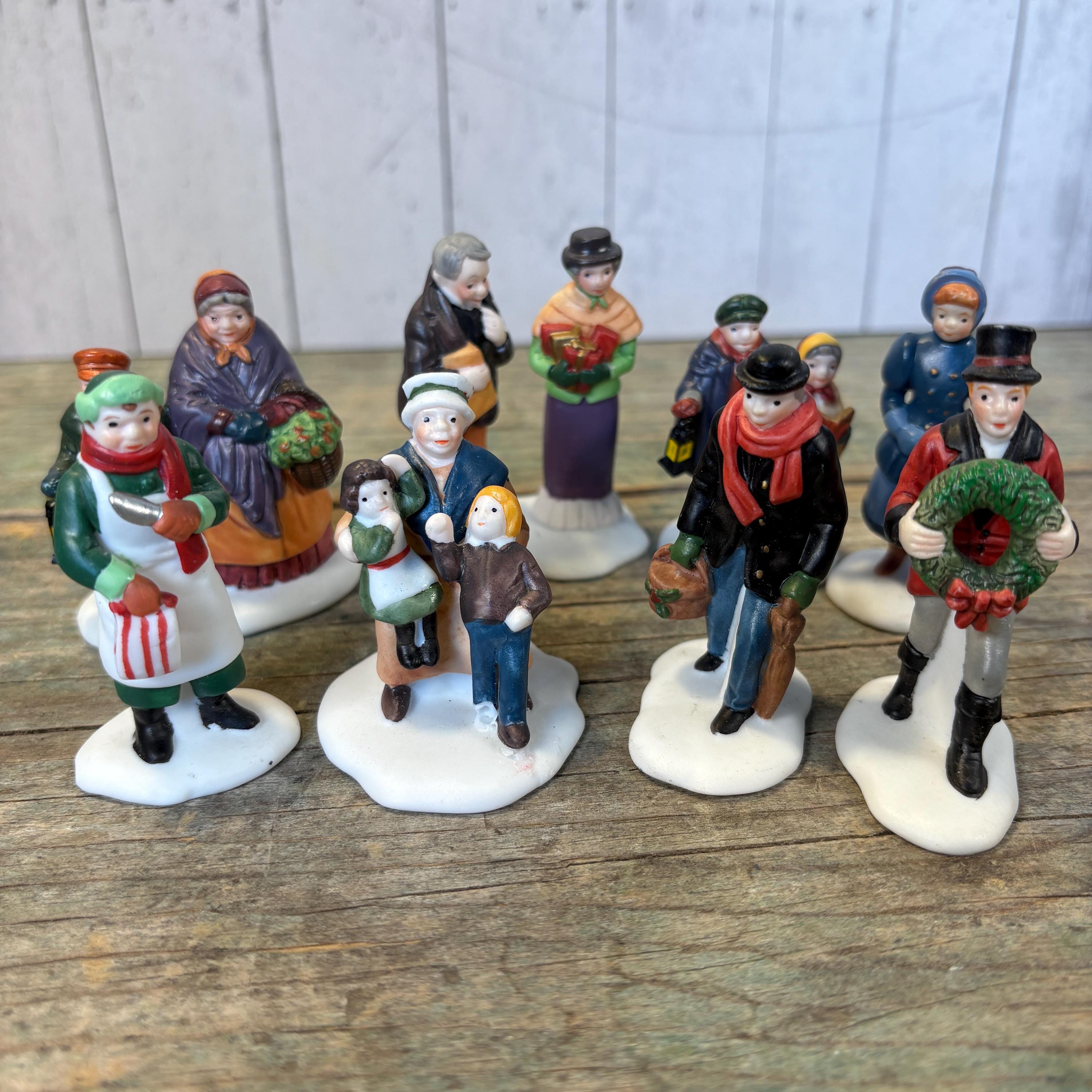 department56 置物 Amazon.com: Department 56 Dickens Village Ostrich and