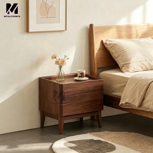 Op de afbeelding: Een set van drie keramische mokken met een gespikkelde, matte afwerking. De mokken zijn in tinten crème, lichtgrijs en donkergrijs. Elke mok heeft een eenvoudig, minimalistisch ontwerp en een afgeronde handgreep. Geschikt voor koffie, thee of andere dranken.