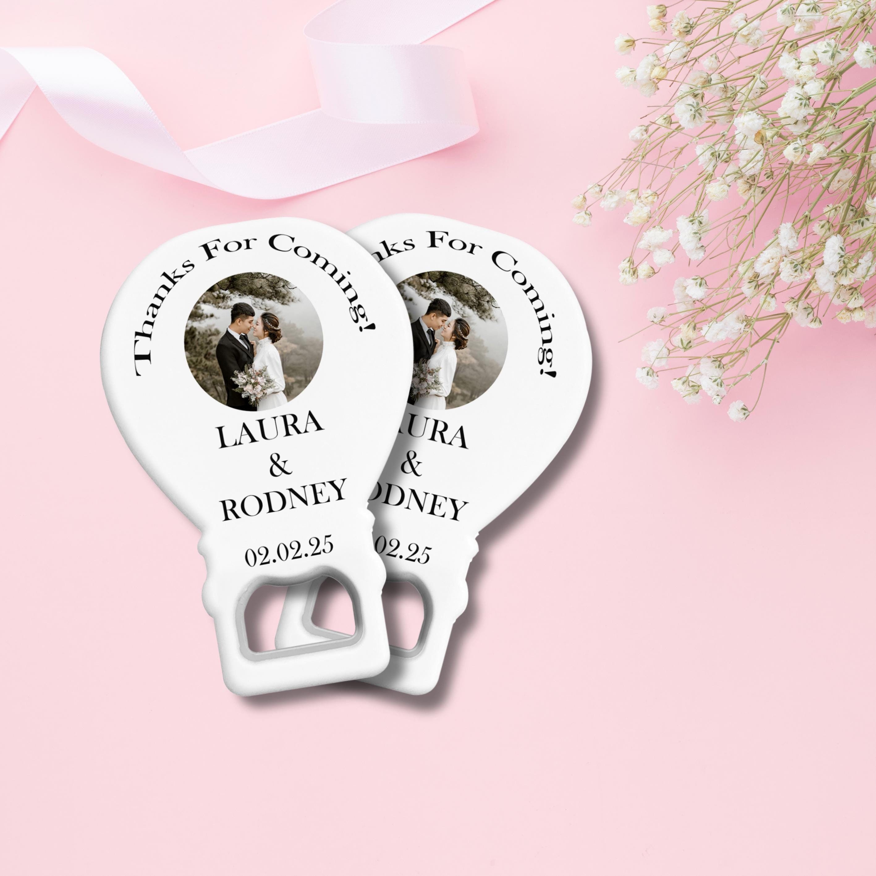 Abridor de botellas con logotipo de foto personalizado con imán y tarjeta de agradecimiento, regalos de boda personalizados, recuerdo de despedida de soltera para invitados, 48 diseños